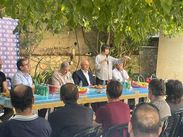 ميرتس : لقاء بيتي في ابو غوش بضيافة صالح عبد المجيد